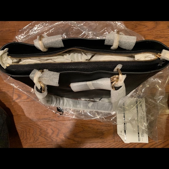 NWT Coach Jes Tote - Picture 14 of 15